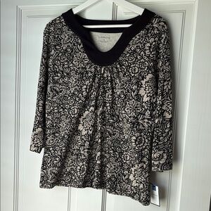 NEW Croft & Barrow Black and Cream Blouse Medium